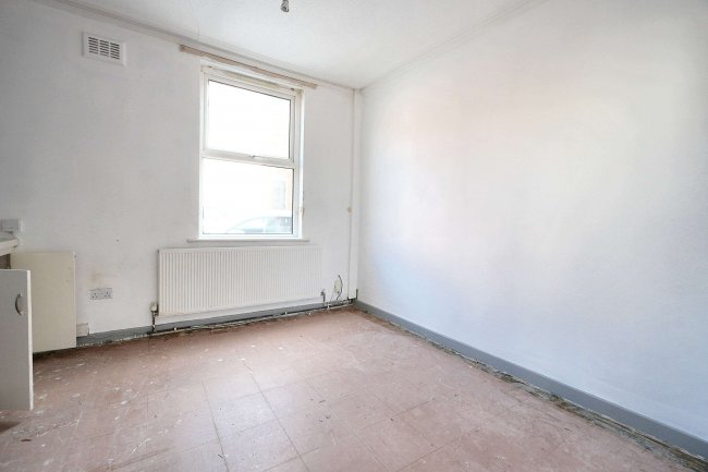 29 Brackley Street, Runcorn, Cheshire, WA7 1EQ 2