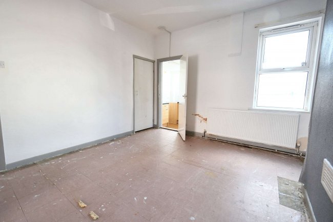 29 Brackley Street, Runcorn, Cheshire, WA7 1EQ 2