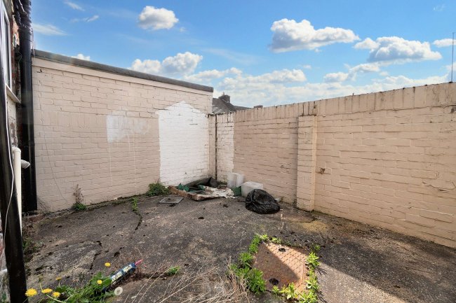 29 Brackley Street, Runcorn, Cheshire, WA7 1EQ 2