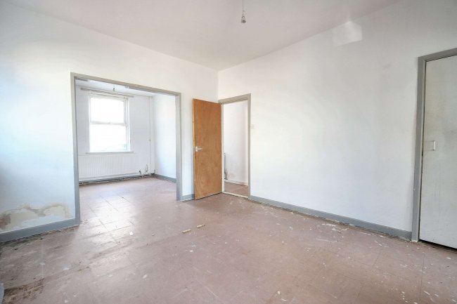 29 Brackley Street, Runcorn, Cheshire, WA7 1EQ 2