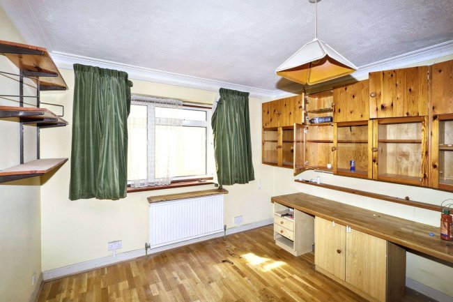 4 East Close, Ealing, London W5 3HE 4