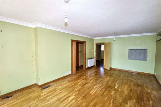 4 East Close, Ealing, London W5 3HE 4