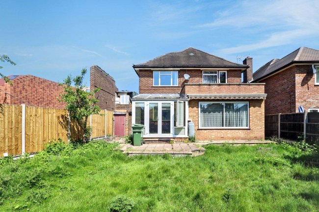 4 East Close, Ealing, London W5 3HE 4