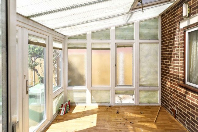 4 East Close, Ealing, London W5 3HE 4