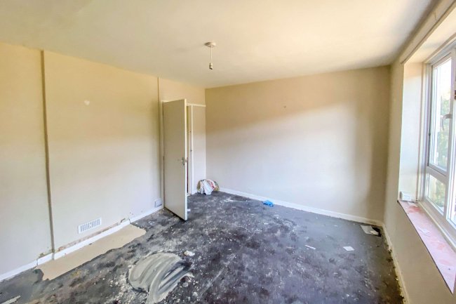 37 Dixon Way, Calne, Wiltshire, SN11 9AN 6