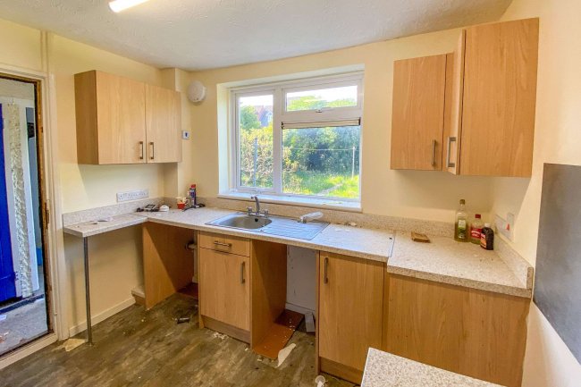 37 Dixon Way, Calne, Wiltshire, SN11 9AN 6