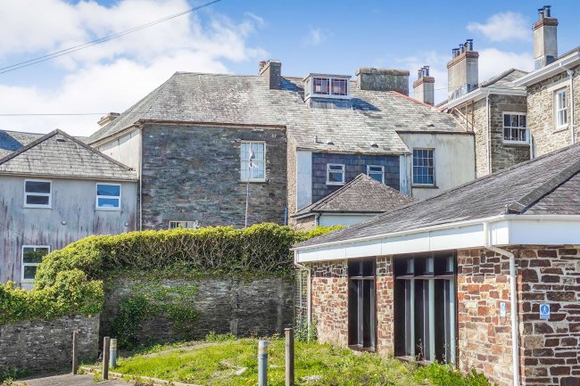 2 Pike Street, Liskeard, Cornwall, PL14 3JE 4