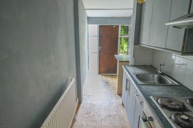 4 Aldborough Road, St. Leonards-on-Sea East Sussex    TN37 6SE 3