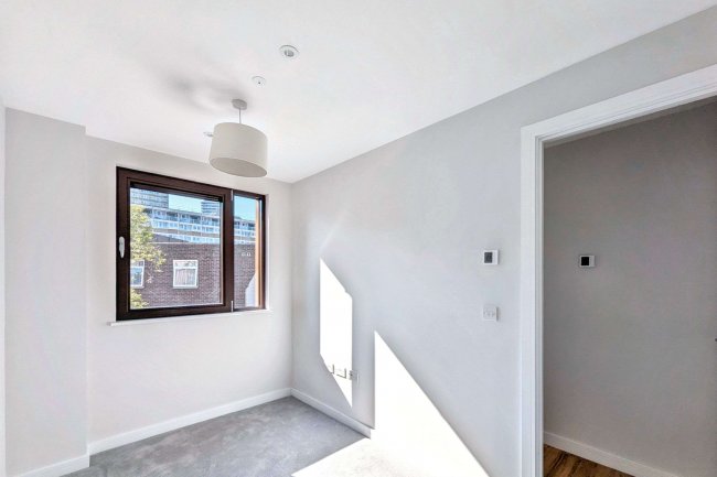 134 Battersea High Street, Battersea, London SW11 3JR 7