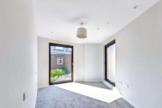 134 Battersea High Street, Battersea, London SW11 3JR 7