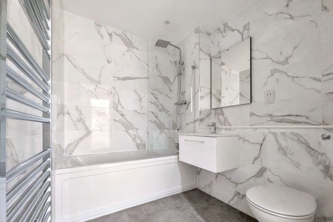 Apartment 2, 132 Battersea High Street,  Battersea, London SW11 3JR 8