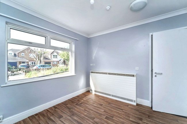 74 Central Road, Drayton, Hampshire, PO6 1QX 6