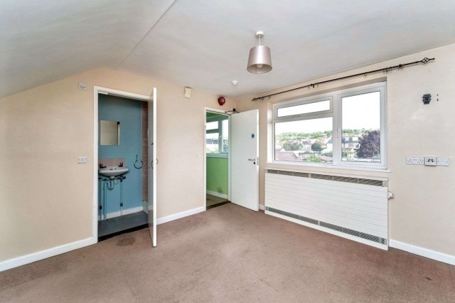 74 Central Road, Drayton, Hampshire, PO6 1QX 6