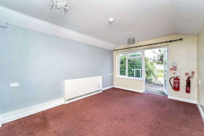 74 Central Road, Drayton, Hampshire, PO6 1QX 6