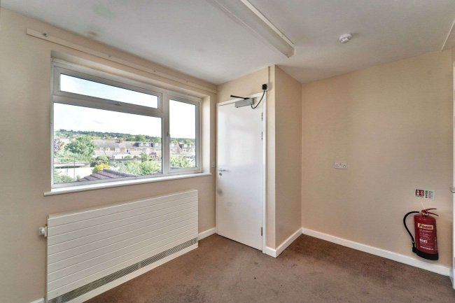 74 Central Road, Drayton, Hampshire, PO6 1QX 6