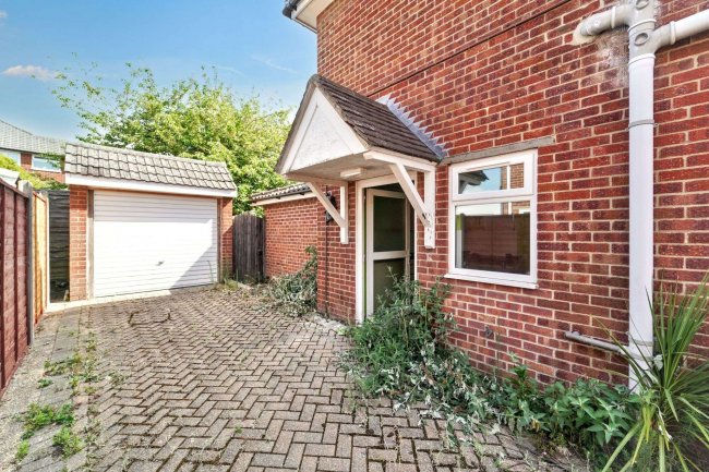 19 Chilgrove Road, Portsmouth PO6 2ER 6