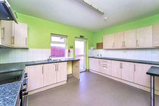 19 Chilgrove Road, Portsmouth PO6 2ER 6