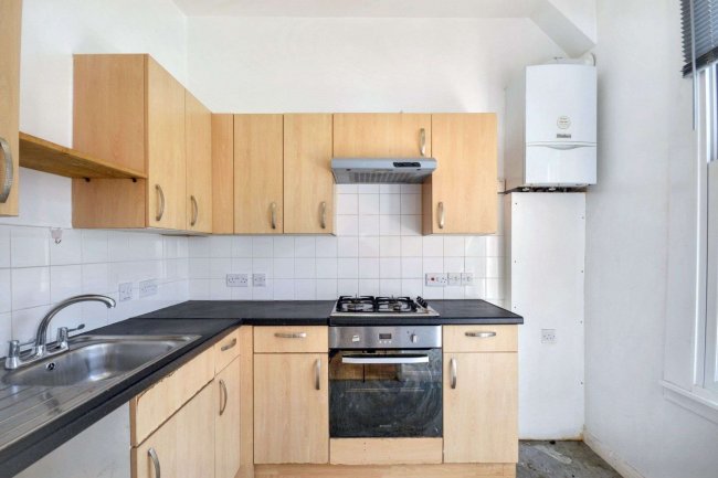 Flat B, 16 St Julians Road, London, NW6 7LA 9