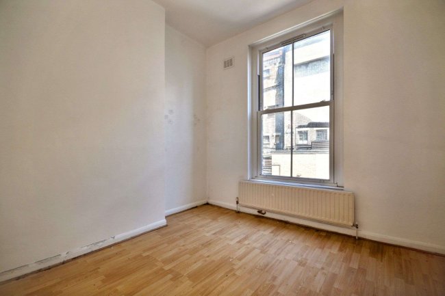 Flat B, 16 St Julians Road, London, NW6 7LA 9