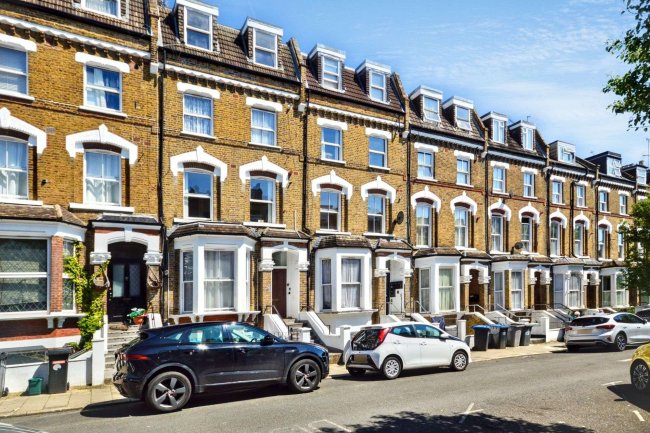 Flat B, 16 St Julians Road, London, NW6 7LA 9