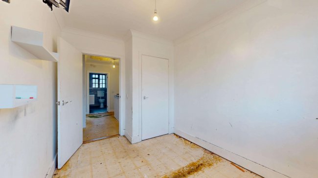 12 Brook Close, Balham High Road, Balham,  London, SW17 7BT 6