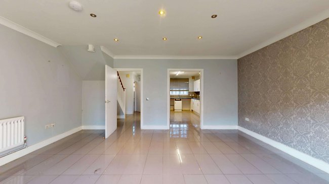 12 Brook Close, Balham High Road, Balham,  London, SW17 7BT 6