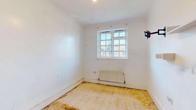 12 Brook Close, Balham High Road, Balham,  London, SW17 7BT 6