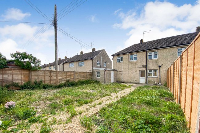 18 Queens Road, Royal Wootton Bassett, Swindon, Wiltshire, SN4 8AW 6