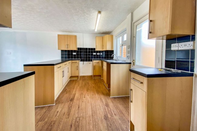 18 Queens Road, Royal Wootton Bassett, Swindon, Wiltshire, SN4 8AW 6