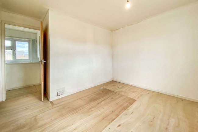 18 Queens Road, Royal Wootton Bassett, Swindon, Wiltshire, SN4 8AW 6