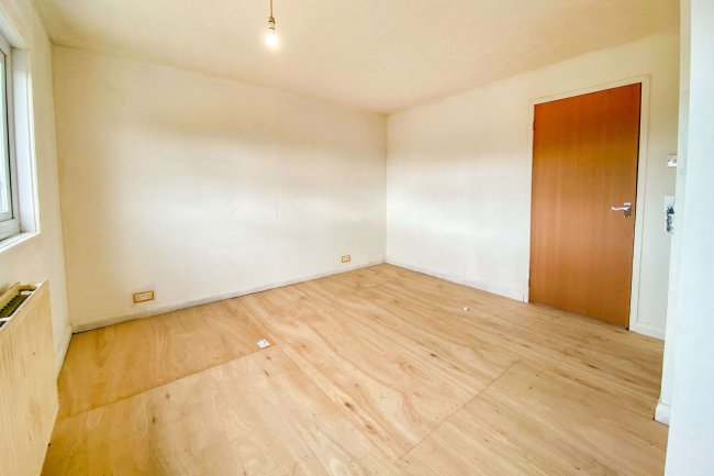 18 Queens Road, Royal Wootton Bassett, Swindon, Wiltshire, SN4 8AW 6