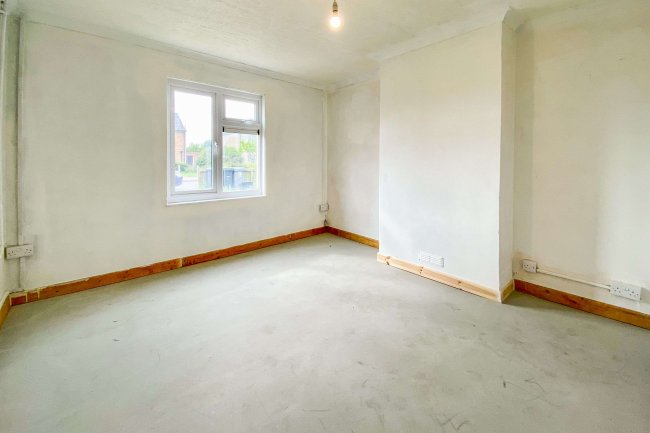 18 Queens Road, Royal Wootton Bassett, Swindon, Wiltshire, SN4 8AW 6