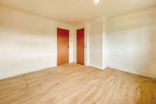 18 Queens Road, Royal Wootton Bassett, Swindon, Wiltshire, SN4 8AW 6