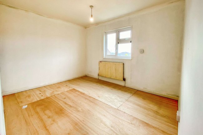 18 Queens Road, Royal Wootton Bassett, Swindon, Wiltshire, SN4 8AW 6