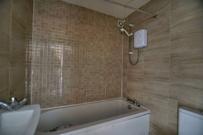 7 Alan Hocken Way, Stratford, London, E15 3AT 6