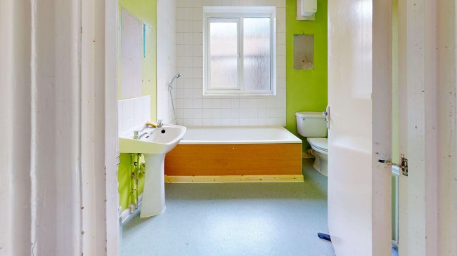 20 Harlescott Road, Nunhead, London, SE15 3BZ 7