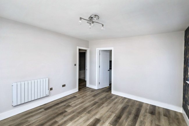 37 Westland House, Rymill Street, London, E16 2LE 8