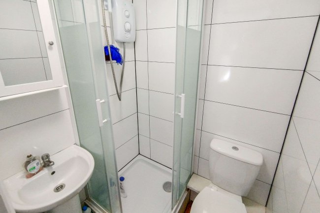 Flat 1, 70-72 Chatsworth Road, Clapton, London, E5 0LS 3