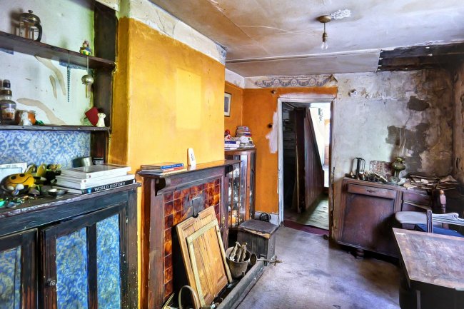 6 Beach Road, Southsea, Hampshire, PO5 2JH 5