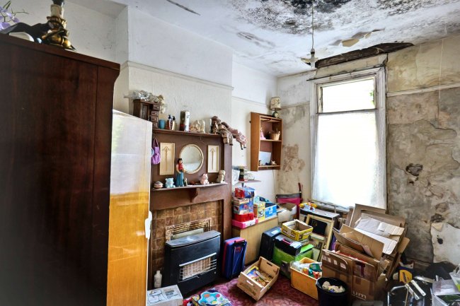 6 Beach Road, Southsea, Hampshire, PO5 2JH 5