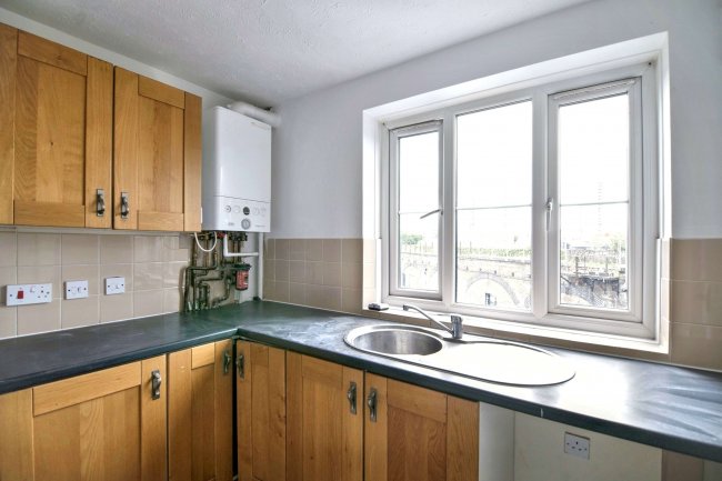 8 Lagonda House, Tidworth Street, Bow, London, E3 4XS 2