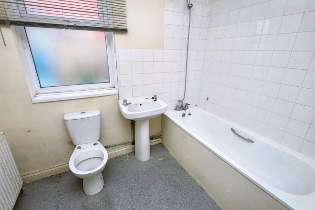 28a Redfern Road, Harlesden, London NW10 9LB 10