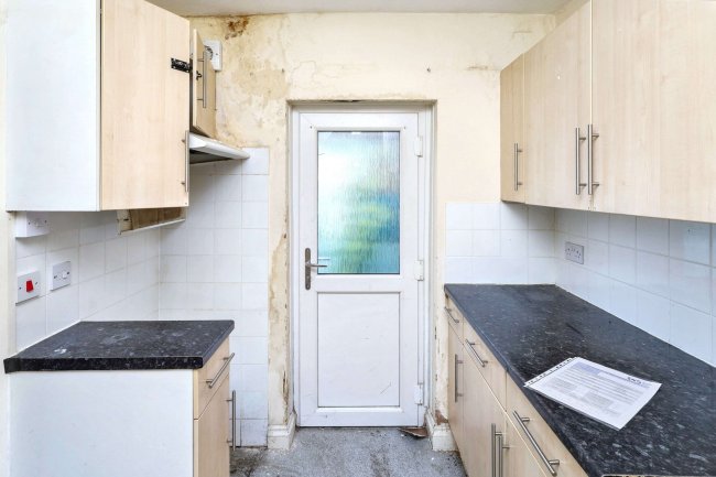 28a Redfern Road, Harlesden, London NW10 9LB 10