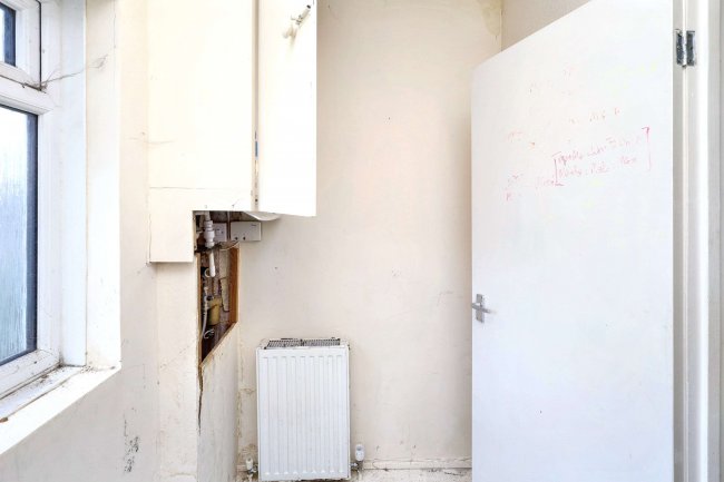 28a Redfern Road, Harlesden, London NW10 9LB 10