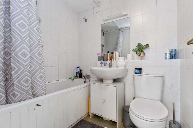 233-235 Kilburn High Road, London, NW6 7JN 15