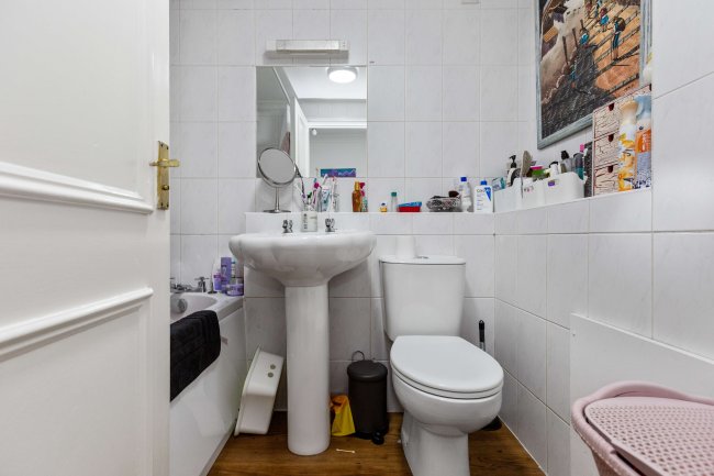 233-235 Kilburn High Road, London, NW6 7JN 15