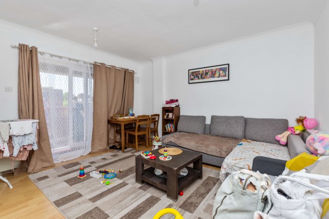 233-235 Kilburn High Road, London, NW6 7JN 15