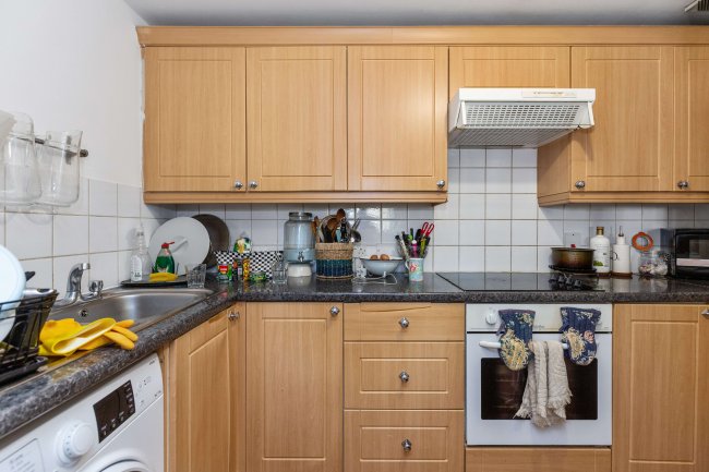 233-235 Kilburn High Road, London, NW6 7JN 15