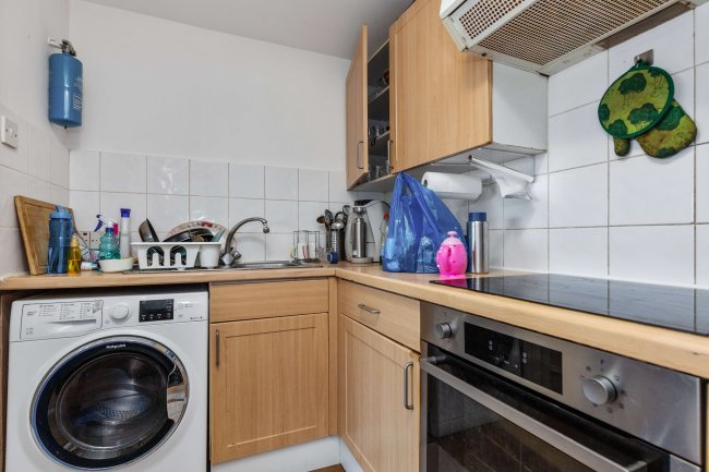 233-235 Kilburn High Road, London, NW6 7JN 15