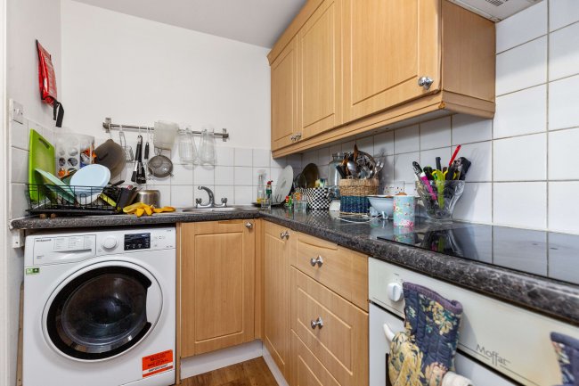 233-235 Kilburn High Road, London, NW6 7JN 15